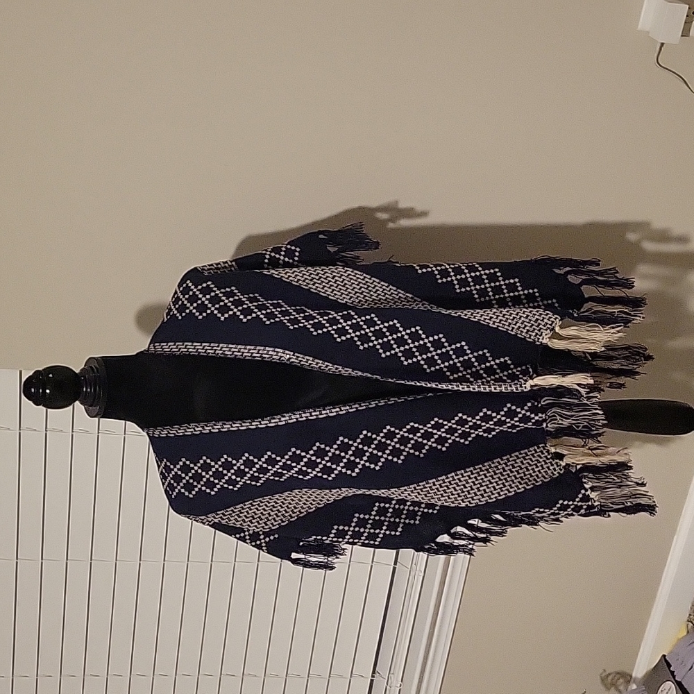 Vest - Picture 2 of 4